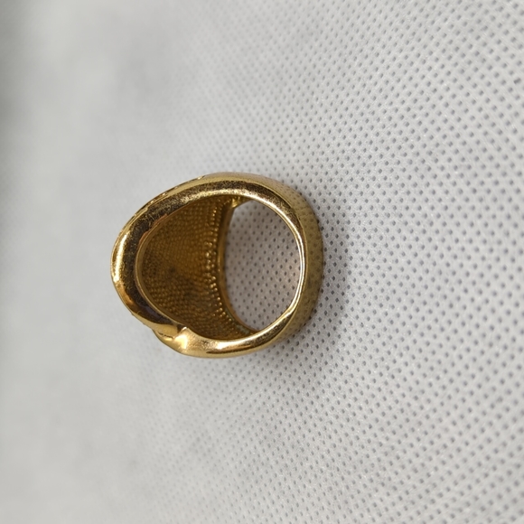 Ring 💍 - Picture 3 of 7